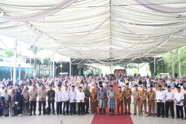 Wagub Jambi Abdullah Sani Harap Lahir Generasi Qurani dan Berakhlak Mulia pada Khataman Al-Qur’an Yayasan Nurul Hidayah