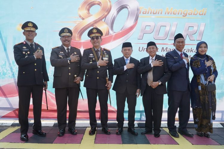 Gubernur Al Haris Hadiri Upacara Hari Bhayangkara ke-80, Apresiasi Pengabdian Polri untuk Bangsa dan Daerah