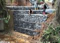 Pembangunan Turap Bronjong di Desa Meranti Rampung