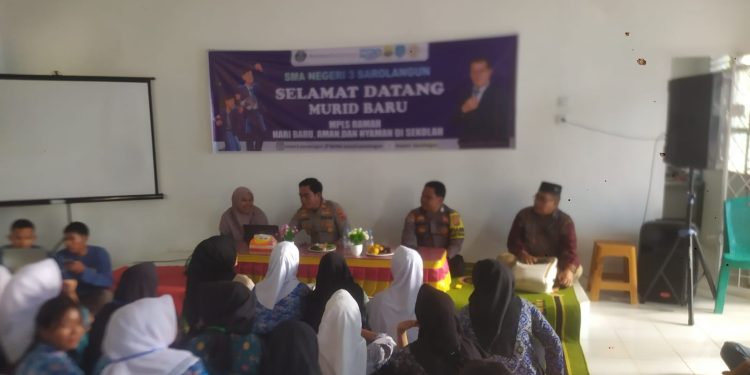 ‎MPLS Ramah, Aman dan Nyaman di SMAN 3 Sarolangun, Kapolsek Pauh Tekankan Bahaya Judi Online dan Narkoba