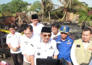 Respons Cepat Bupati Anwar Sadat, Korban Kebakaran Sungai Nibung Terima Bantuan Pemerintah