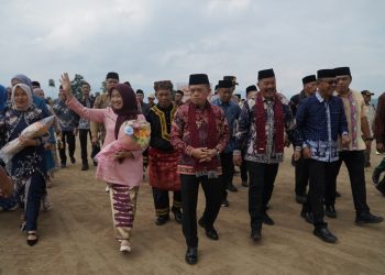 Gubernur Al Haris Harap Kenduri Sko Jadi Pemersatu dan Dorong Perbaikan Sarana Desa