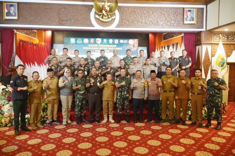 Gubernur Al Haris Tegaskan Penanganan Karhutla Jambi Harus Terpadu, Tidak Boleh Ada Keraguan Bertindak