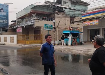 Genangan Air Berhari-hari Rendam Jalan Dr. Siwabessy, Warga Buluran Kenali Minta Pemerintah Bertindak