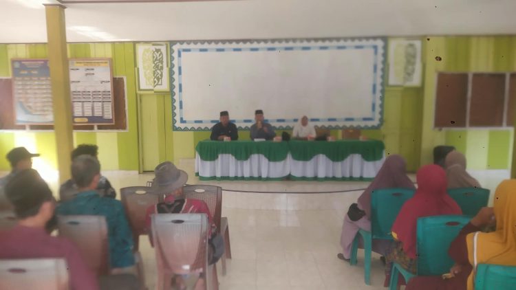 73 Mustahik Desa Payolebar Terima Dana Zakat dan Santunan dari Baznas Sarolangun