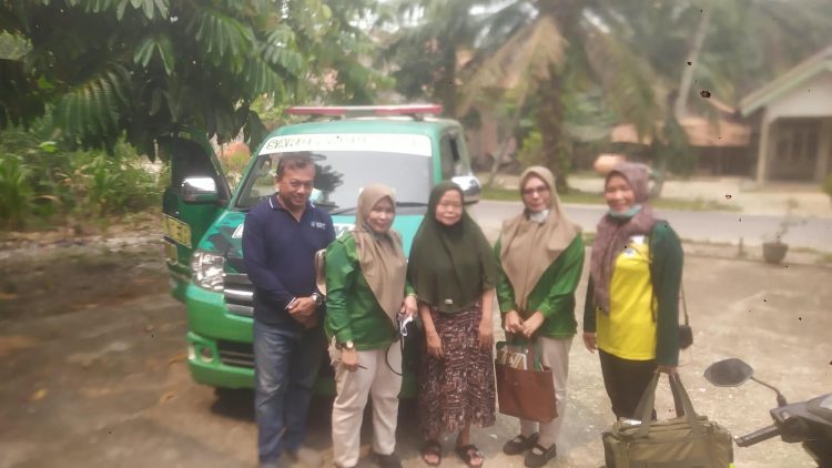 Dokter Maju Singkut Jemput Bola, Layani Pengobatan Gratis Warga Desa Payolebar