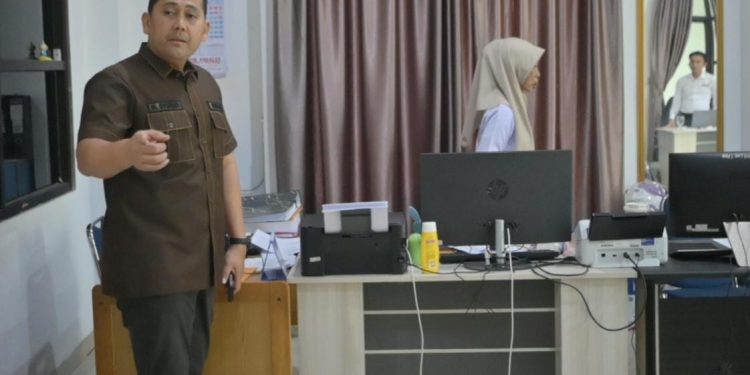 Bupati Syukur Berang, Pegawai Setda Tak Bisa Jadi Contoh